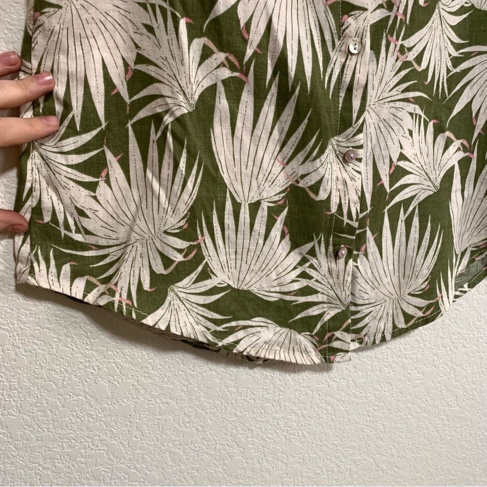 Tahari Tropical Print Button Down - Picture 6 of 9